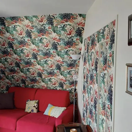 With Balcony Close To The Beach Appartement